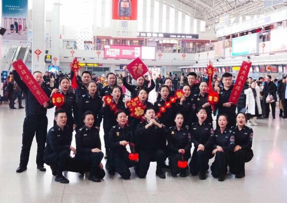 安檢門廠家：烏機(jī)場(chǎng)分公司安檢總站“大漠班組”愛心慰問養(yǎng)老院