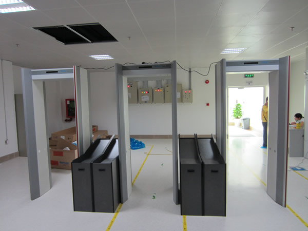 金屬安檢門對(duì)機(jī)場(chǎng)安檢的重要性解析